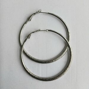 NEW Vintage Silver Toned Hoop Earrings